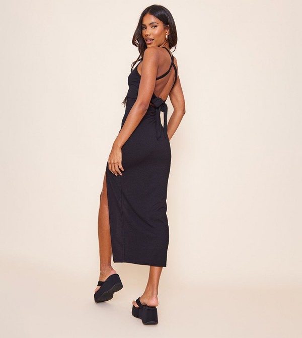 PrettyLittleThing PrettyLittleThing - Black Midi Dresses