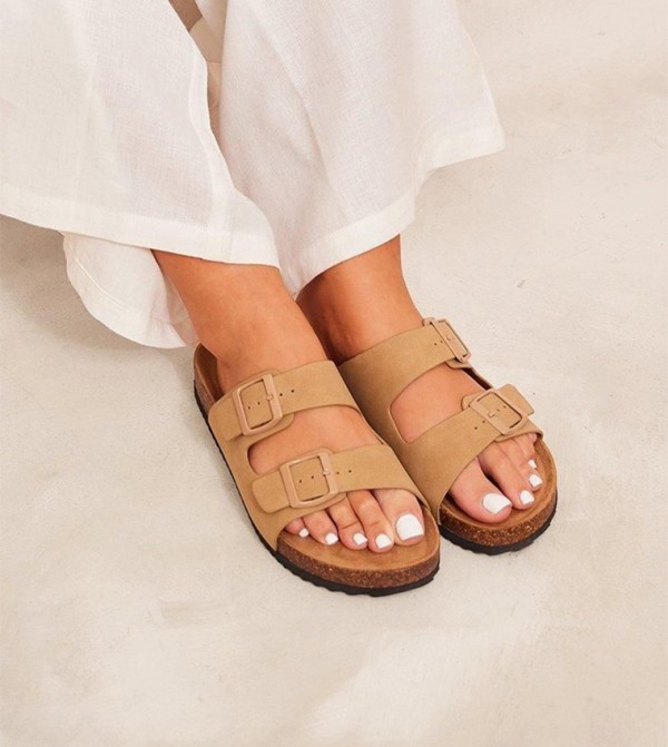 PrettyLittleThing PrettyLittleThing - Brown Flat Sandals