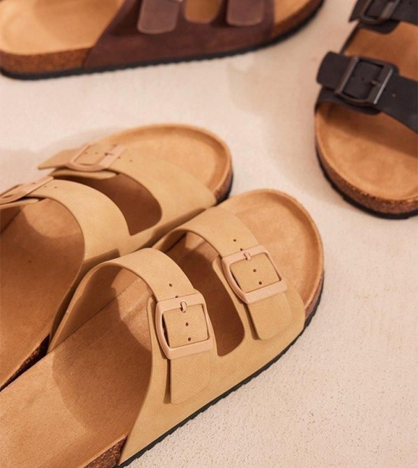 PrettyLittleThing PrettyLittleThing - Brown Flat Sandals