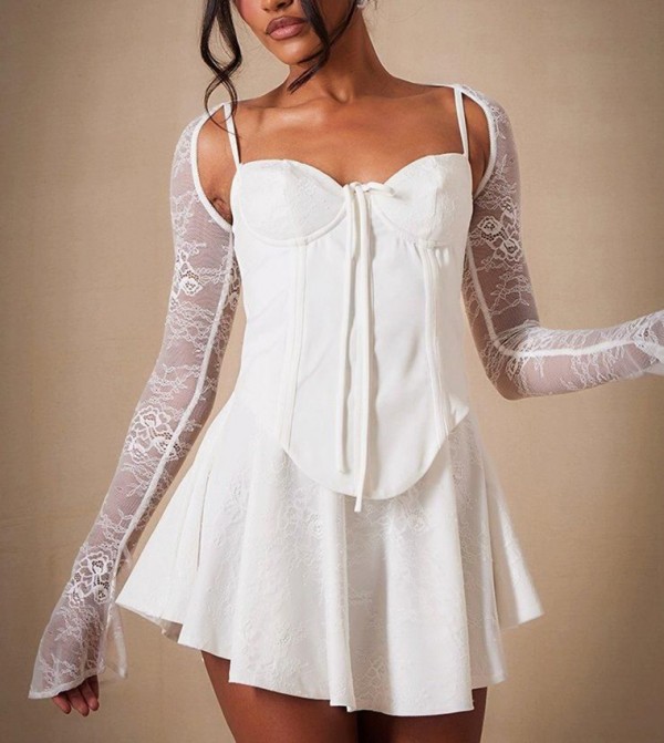 بريتي ليتل ثينغ فساتين ميني - أبيض Mini Dresses