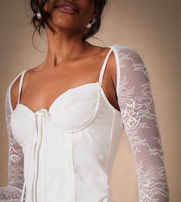 بريتي ليتل ثينغ فساتين ميني - أبيض Mini Dresses