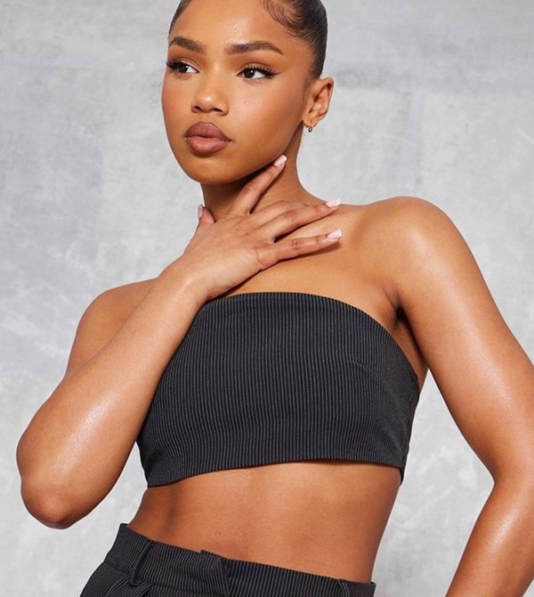 بريتي ليتل ثينغ  توبات قصيرة - أسود Cropped Tops