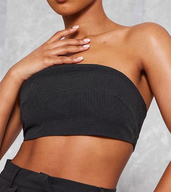 بريتي ليتل ثينغ  توبات قصيرة - أسود Cropped Tops