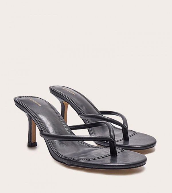 PrettyLittleThing - Black Pumps