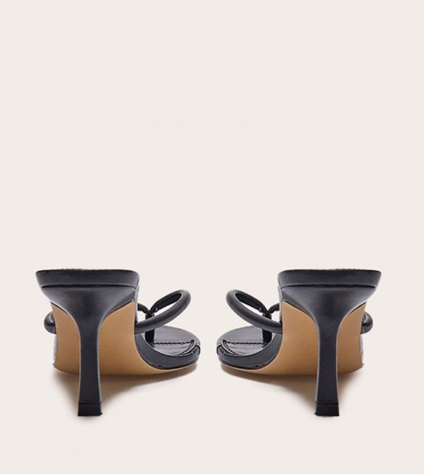 PrettyLittleThing - Black Pumps