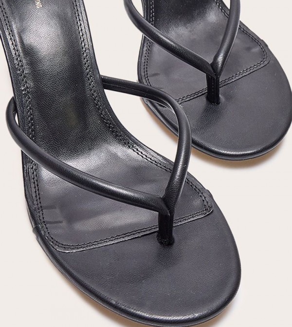 PrettyLittleThing - Black Pumps