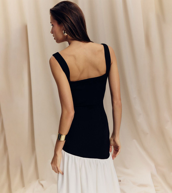 PrettyLittleThing PrettyLittleThing - Black Party Dresses
