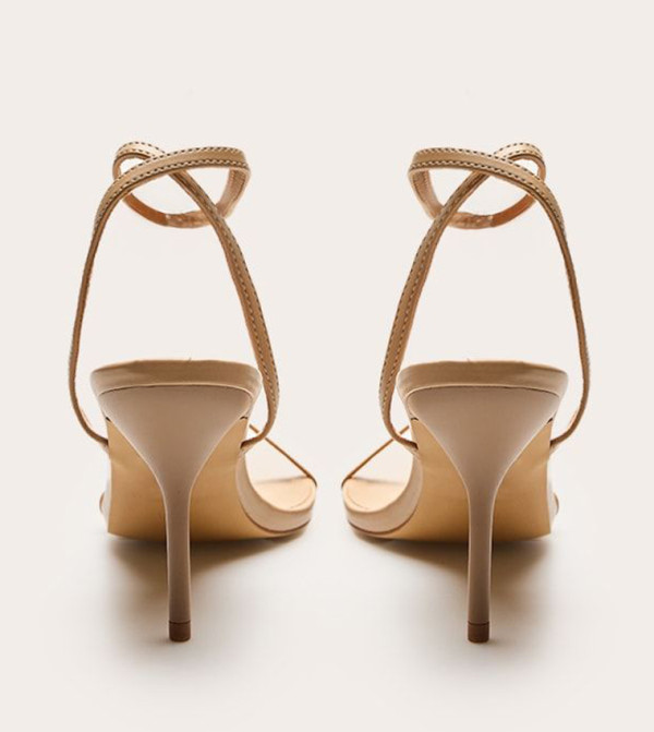 بريتي ليتل ثينغ بيرتي ليتل ثينغ - لحمي Stilettos