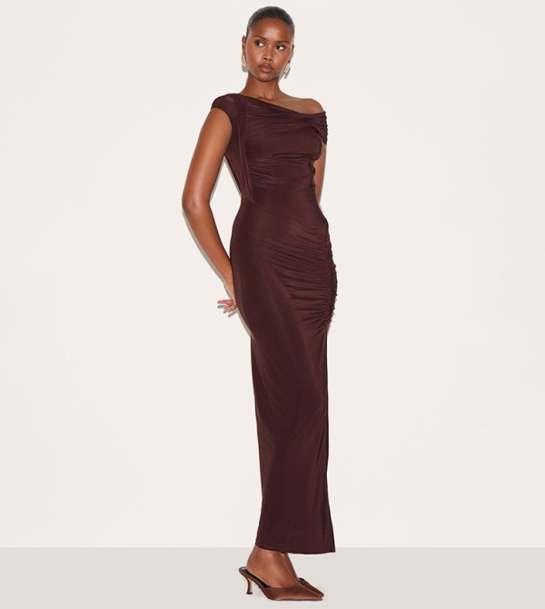 بريتي ليتل ثينغ  valentine-2026 - بني  Maxi Dresses