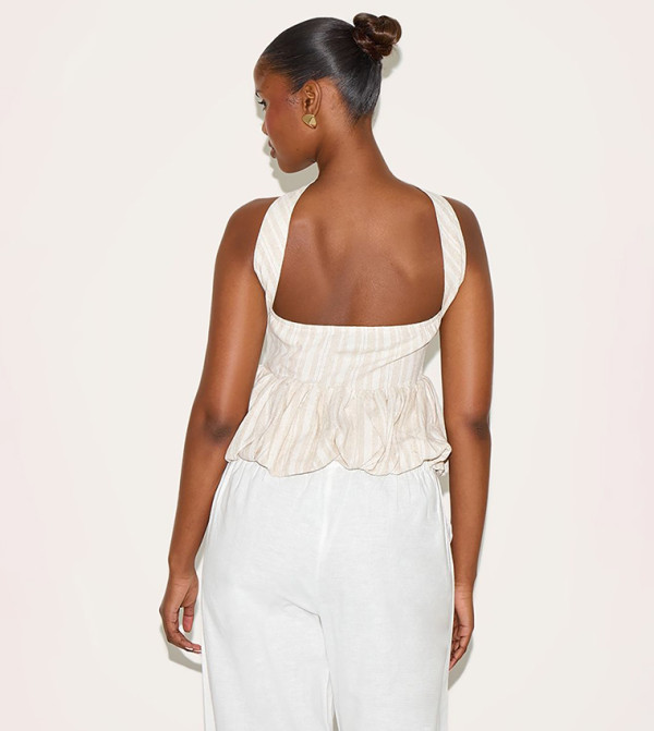 PrettyLittleThing PrettyLittleThing - Beige Cropped Tops