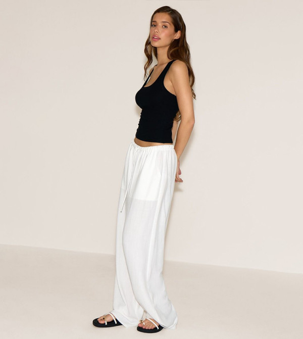 PrettyLittleThing PrettyLittleThing - Black Cropped Tops