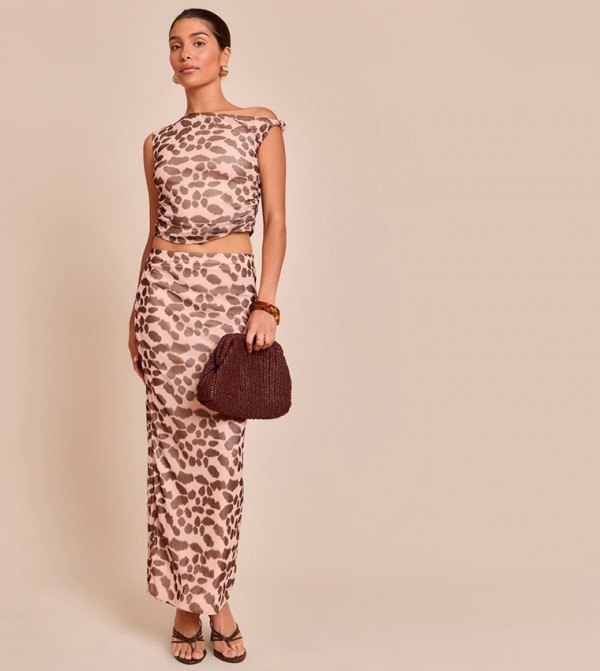 PrettyLittleThing  Cropped Tops - Brown Cropped Tops