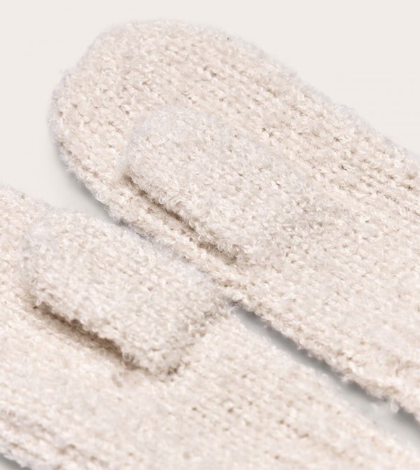 PrettyLittleThing - Beige Mittens