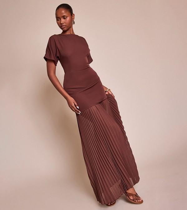 PrettyLittleThing PrettyLittleThing - Brown Maxi Dresses