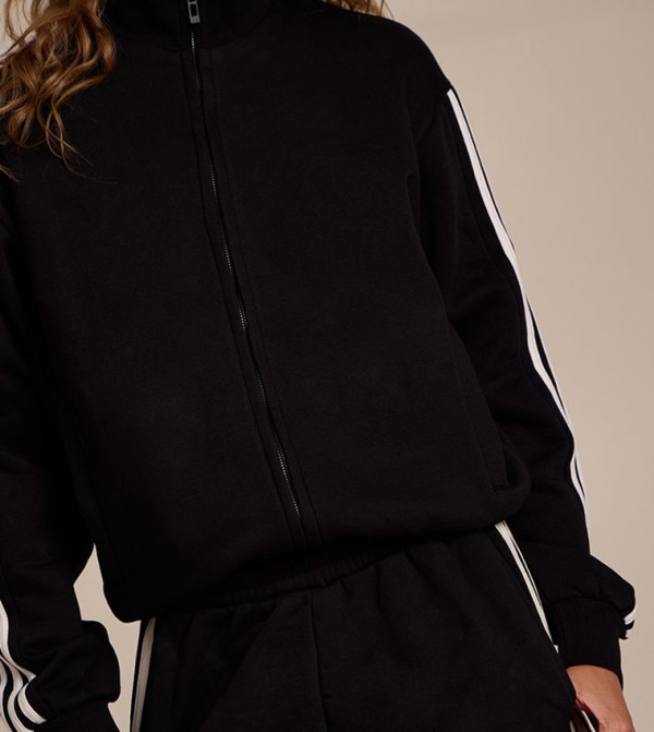 PrettyLittleThing Clothing - Black Casual Shorts