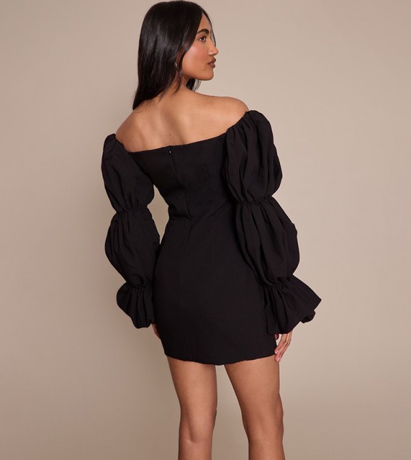 PrettyLittleThing PrettyLittleThing - Black Mini Dresses