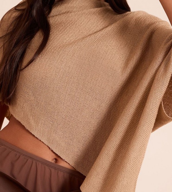 PrettyLittleThing PrettyLittleThing - Camel Cropped Tops