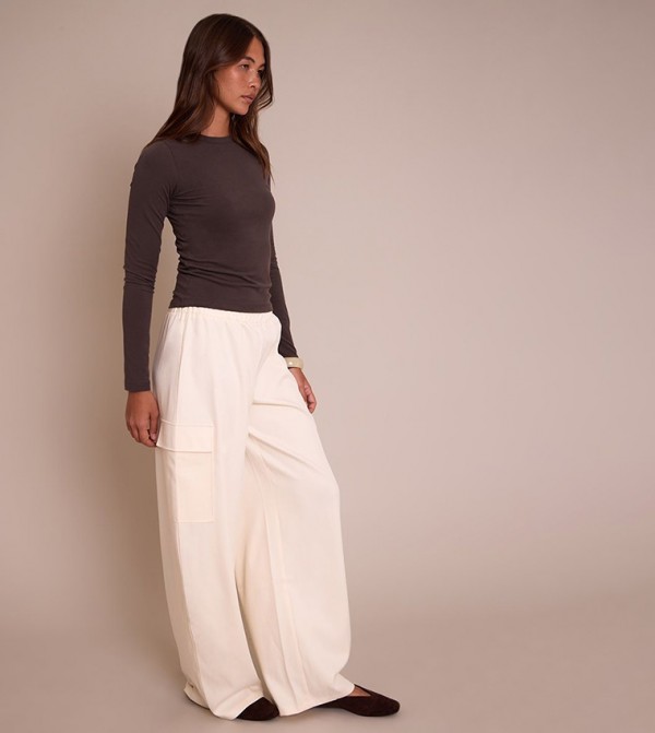 PrettyLittleThing Cargos - Cream Cargos