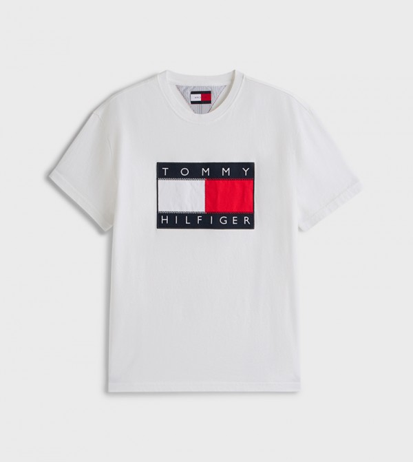 تومي هيلفيغر  تيشرتات وبلايز - أبيض Round Neck T-Shirts