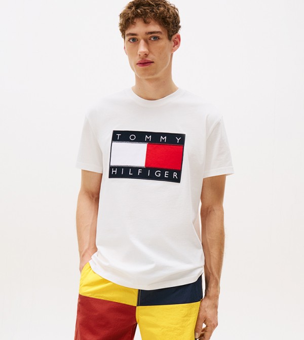 تومي هيلفيغر  تيشرتات وبلايز - أبيض Round Neck T-Shirts