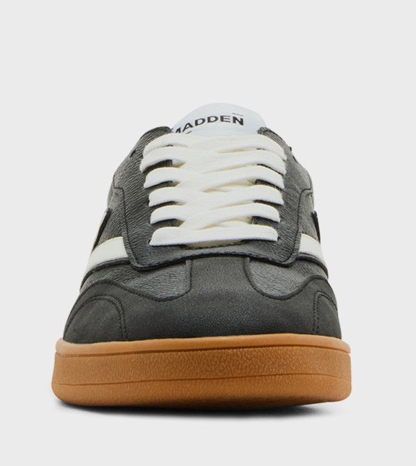 Steve Madden  - Black Low Top