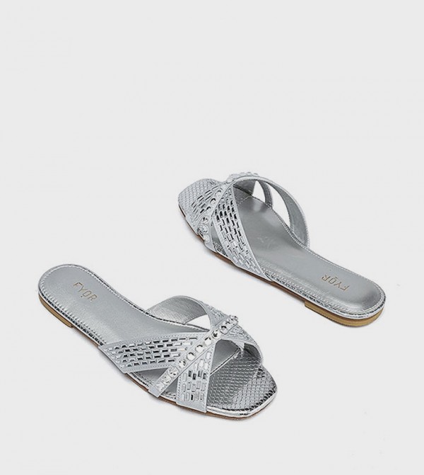 فيور  - فضي Flat Sandals