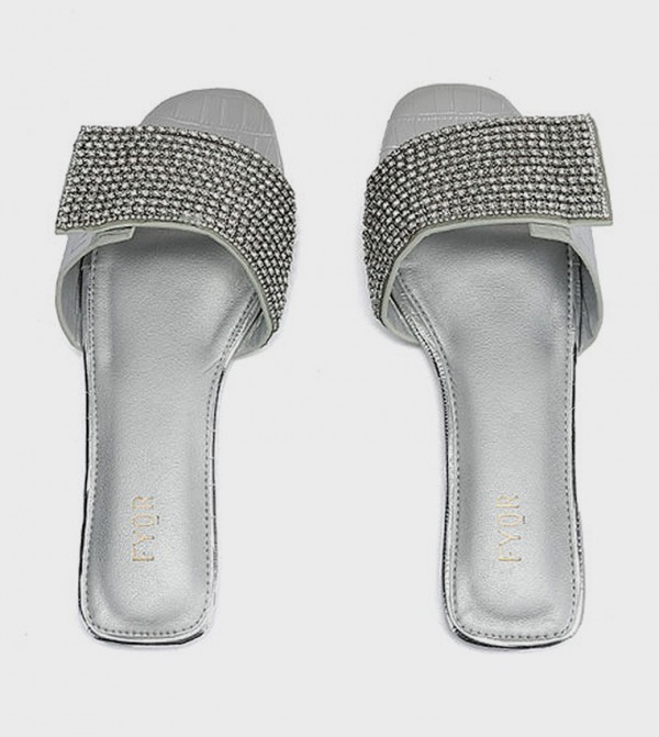 فيور  - فضي Flat Sandals