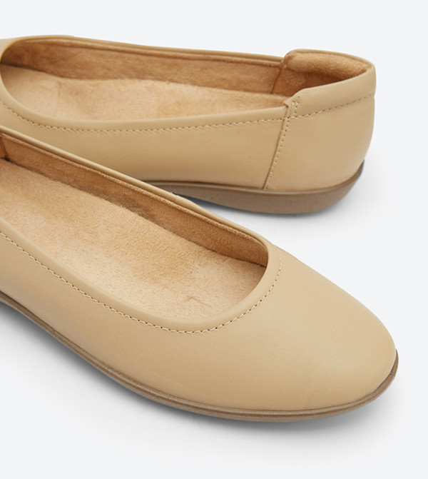 Naturalizer  Ballerinas - Beige Ballerinas
