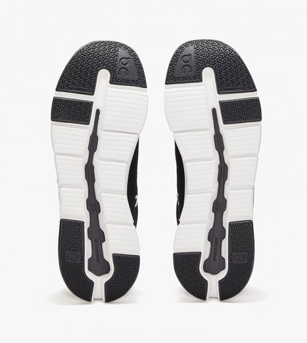 ON newrunningwomen - Black Running Shoes