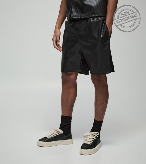 boohooMAN  - Black Casual Shorts