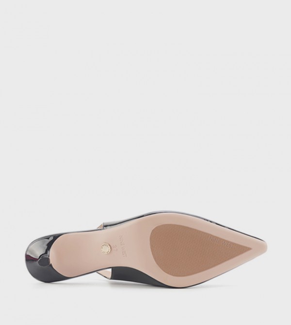 Nine West  - Black Pumps