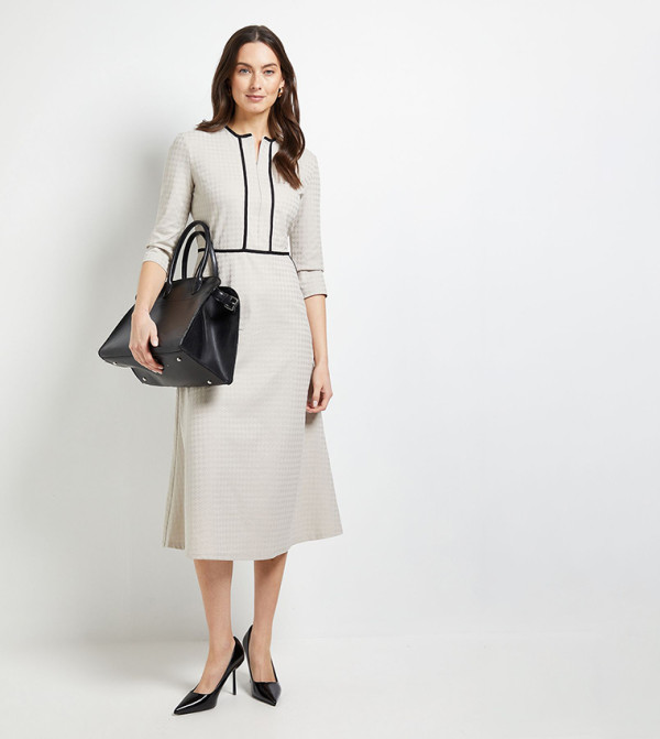 دبنهامز  فساتين - بيج Midi Dresses