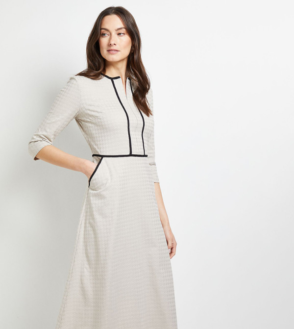 دبنهامز  فساتين - بيج Midi Dresses