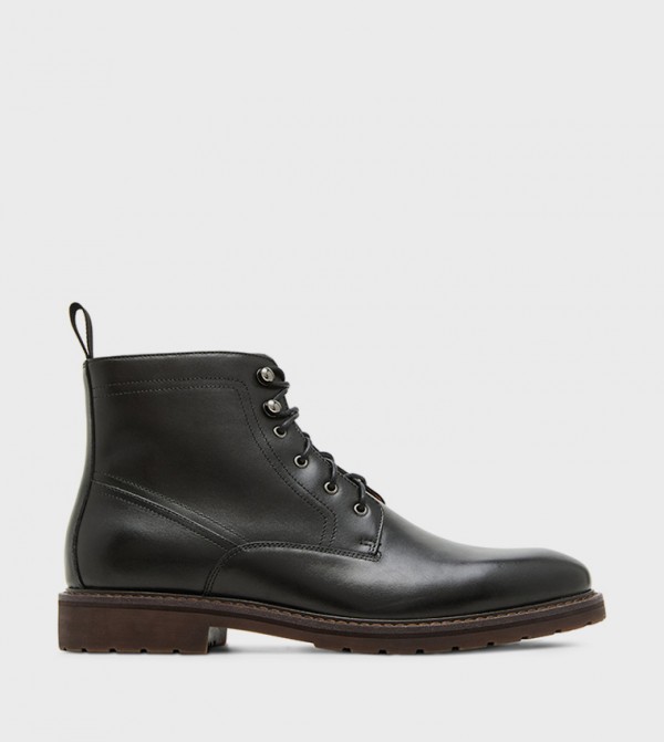 Steve Madden  Shoes - Black Lace up Boots