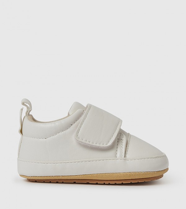 BABIES & MORE  Booties - White Booties