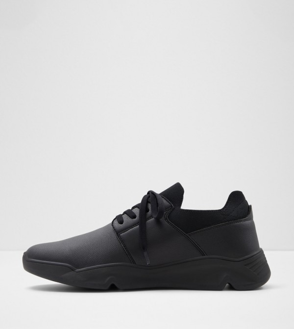 Black sneakers 2019 store