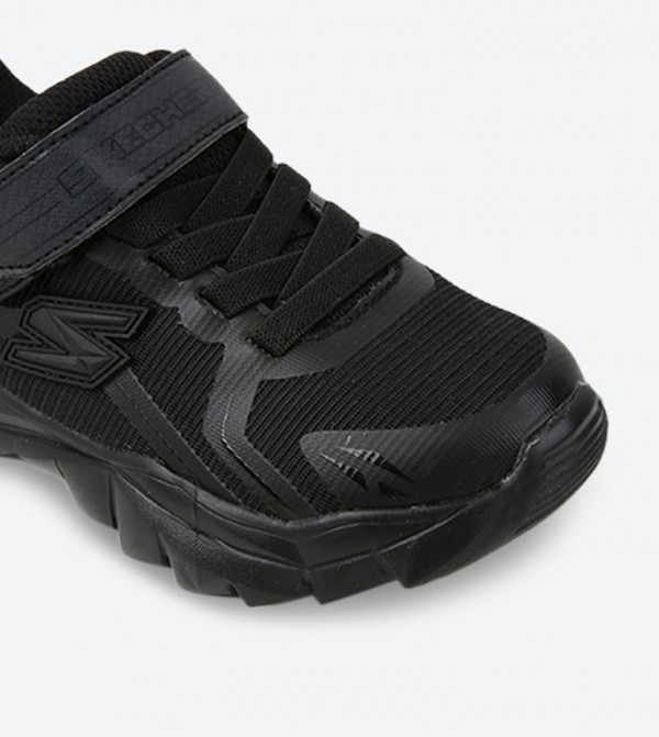 سكيتشرز حصري  - أسود أحذية برقبة منخفضة 