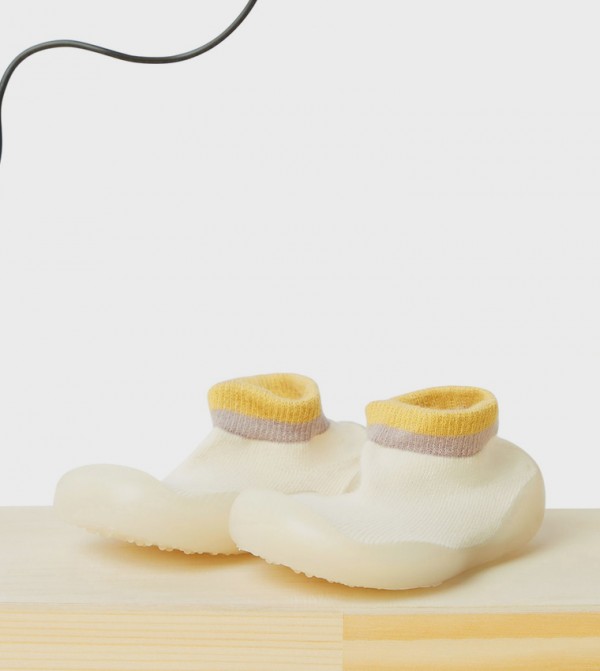 BABIES & MORE  Booties - Cream Booties
