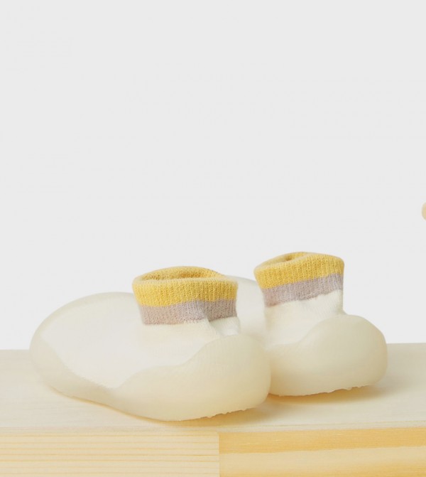 BABIES & MORE  Booties - Cream Booties