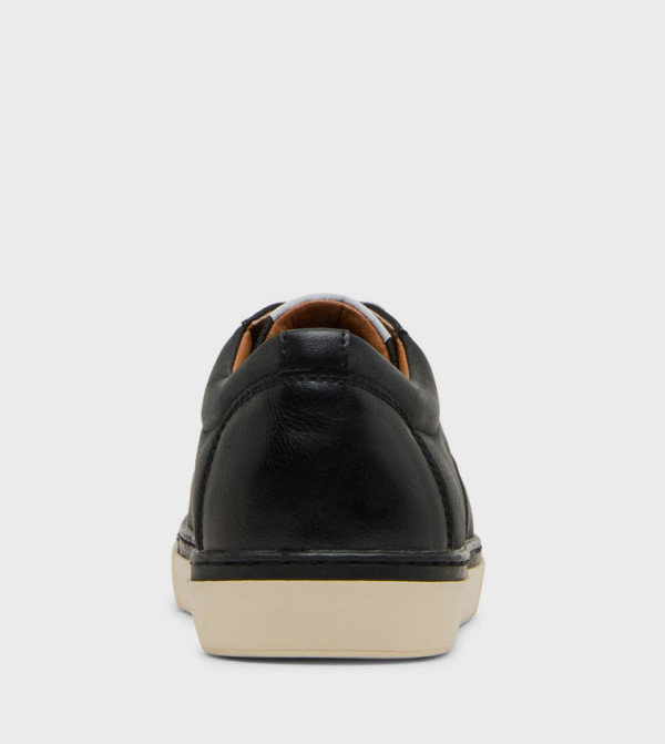 Steve Madden Steve Madden - Black Low Top