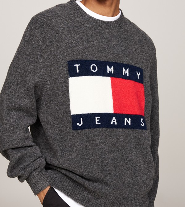 تومي جينز  سترات و كارديغانات  - رمادي Sweaters