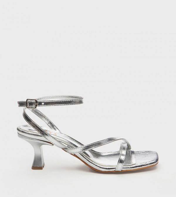 يايا باي هوتيش - اوتليت - فضي كعب