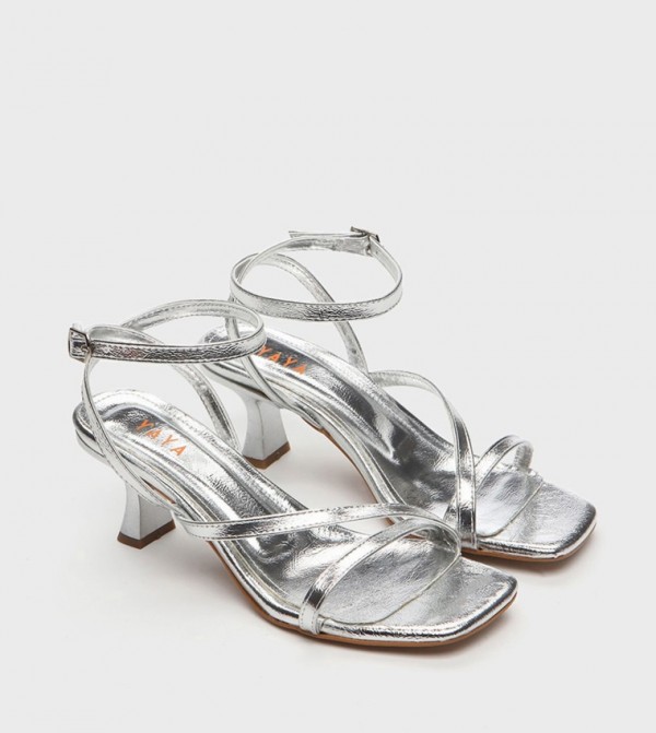 يايا باي هوتيش - اوتليت - فضي كعب