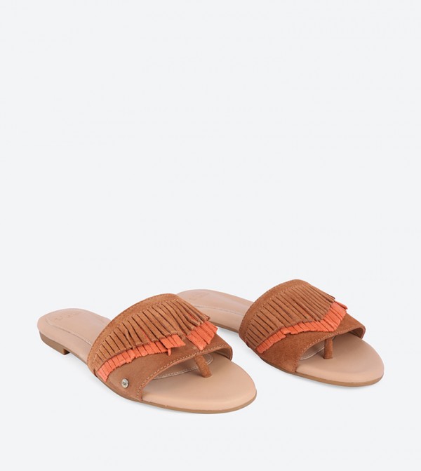 يو جي جي يو جي جي  - بني  undefined