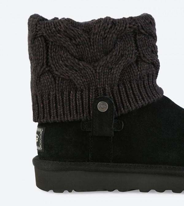 يو جي جي يو جي جي - أسود أبوات