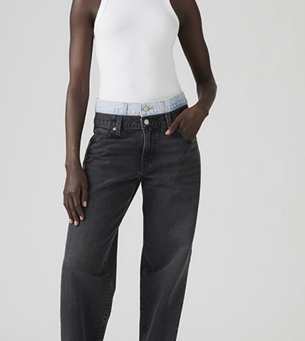Levi's  HourglassBodyType - Black Straight Jeans