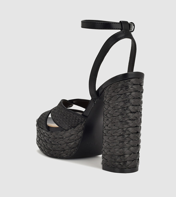 ناين وست  صنادل كعب عالي - أسود Heeled Sandals