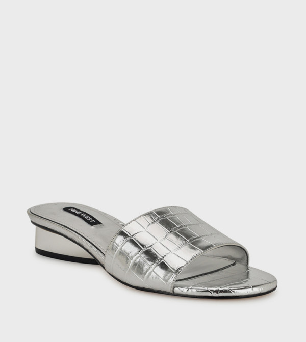 ناين وست  صنادل كعب عالي - فضي كعب