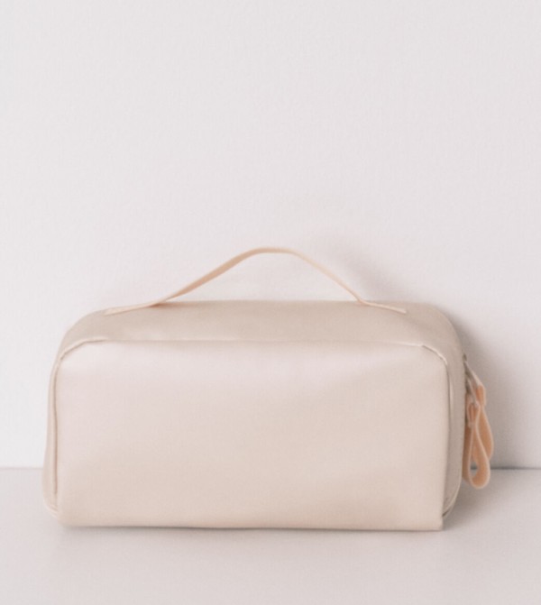 ويمينز سيكريت ويمينز سيكريت - أوف وايت منظمو مستحضرات التجميل