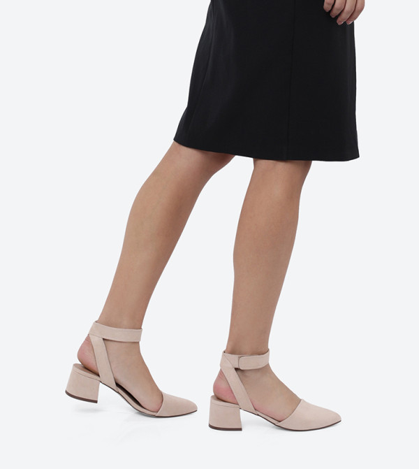 ankle covering shoes